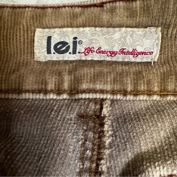 l.e.i. Brown Corduroy Pants Size 3 Double Button Front Distressed Flare Vintage - Picture 4 of 16